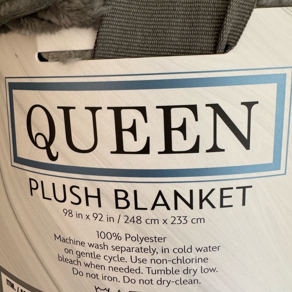 NWT Olive Green Plush Queen Blanket - Picture 6 of 7